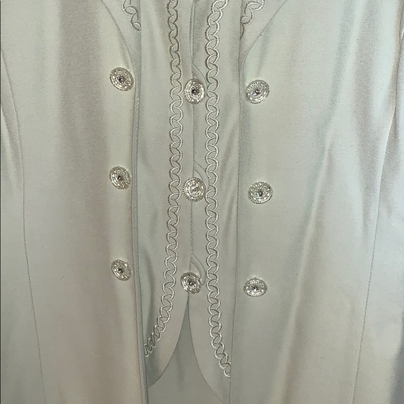 Dress suit - Picture 4 of 6